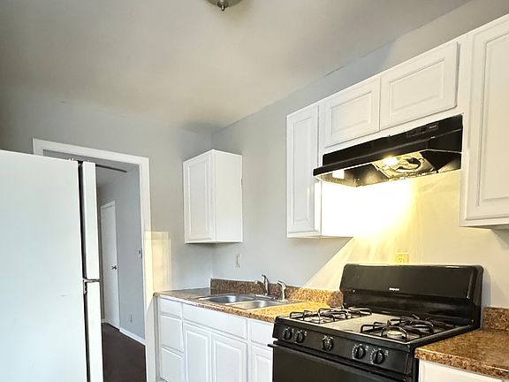 5th image of 3527 N Wittfield St