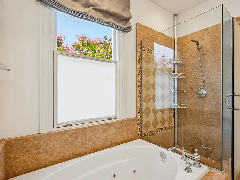 909 Ramona St — Photo 12