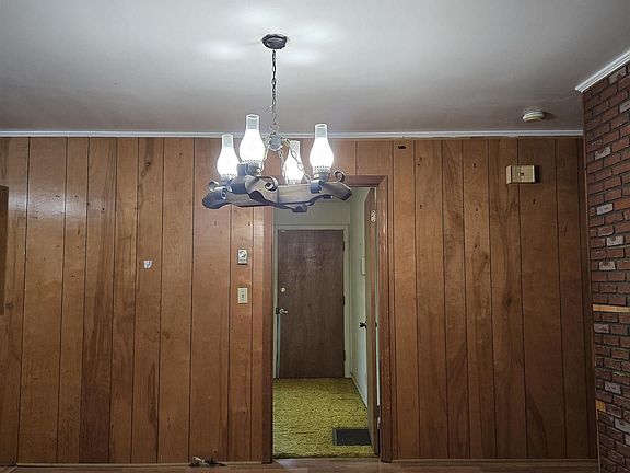 4th image of 209 Bluff Dr