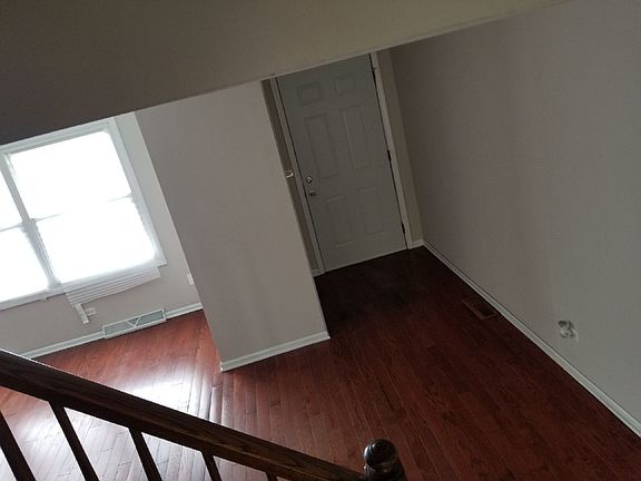 4th image of 3015 S Lynn Ct #E