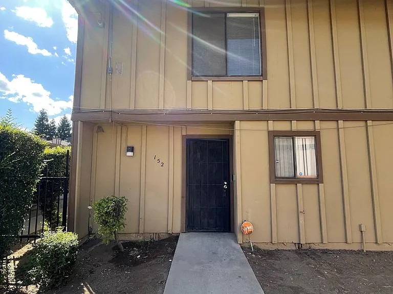 1221 N Peach Ave #152 — Photo 1