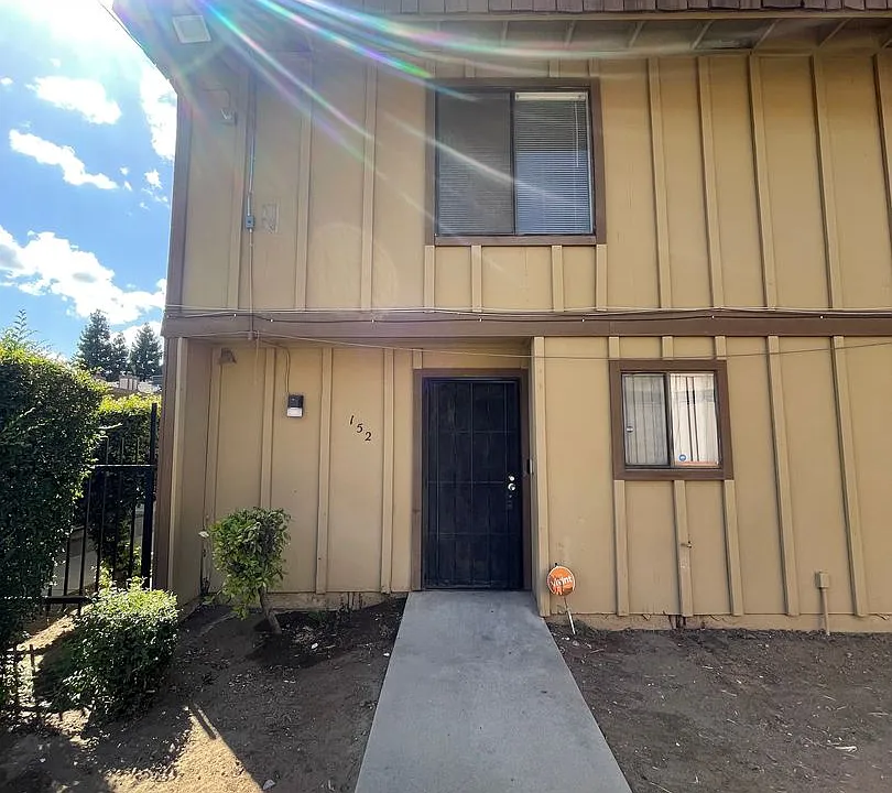 1221 N Peach Ave #152