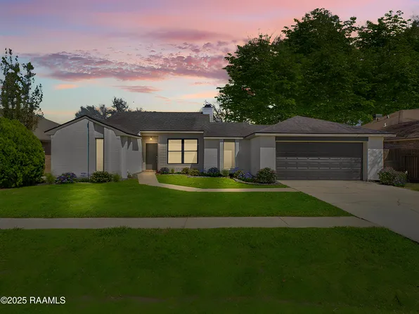 307 Bull Run Cir, Broussard, LA 70518
