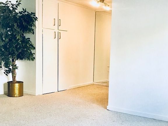 5th image of 14955 22nd Ave #1