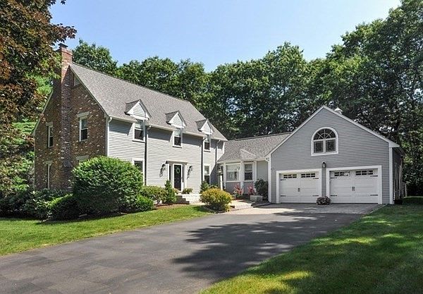 1st image of 24 Cobble Knoll Dr