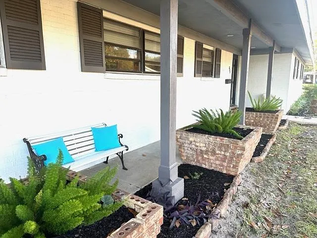 211 Palmetto Road — Photo 3