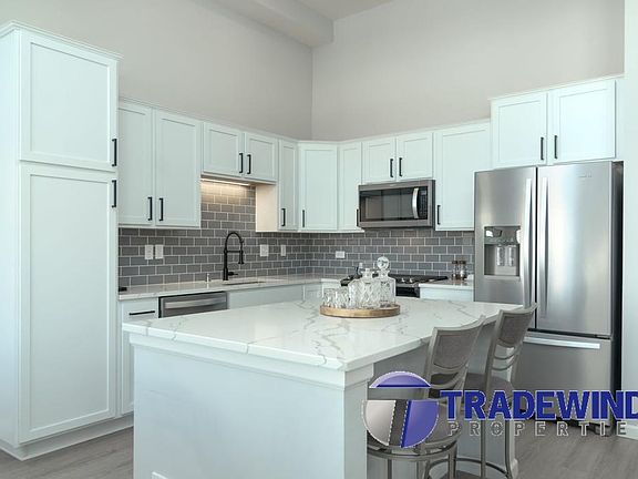 3rd image of 356 Stonewood Pl