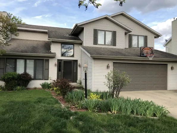 2710 Woodridge Rd, Champaign, IL 61822