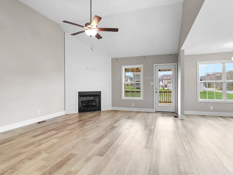 306 Lugano Ln — Photo 7