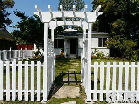 3rd image of 4253 Irvine Ave