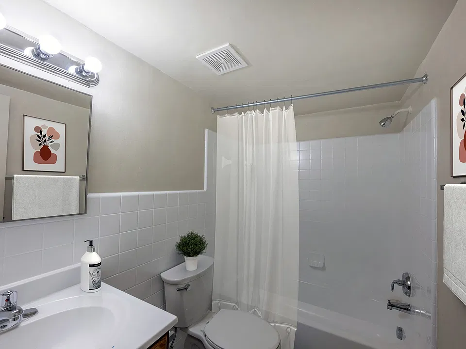 Full Bathroom with Soaking Tub