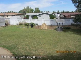 1290 12th St W, Dickinson, ND 58601