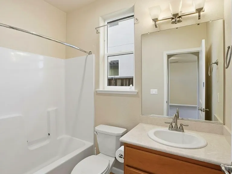 765 Brandywine Ln — Photo 5