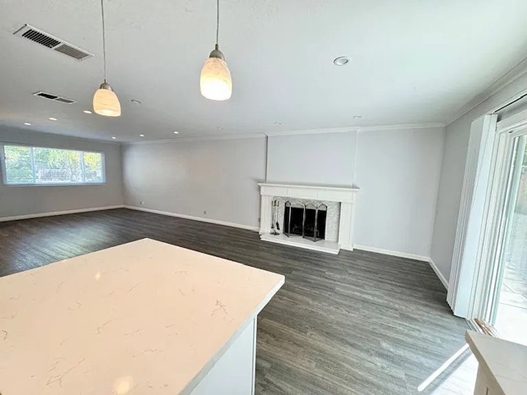 2661 Buena Vista Ave — Photo 6