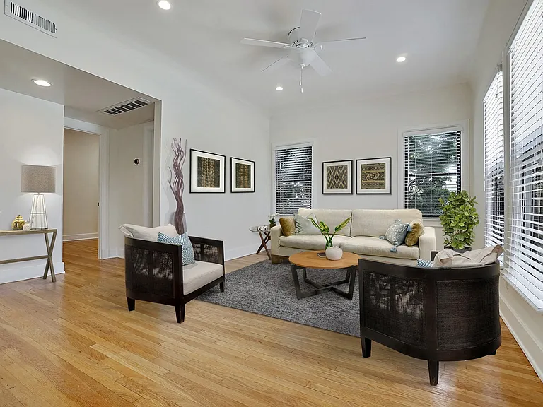 Barton Apartments — Photo 40
