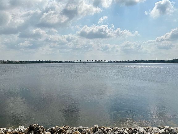 3rd image of 8761 Hideaway Harbor Ct