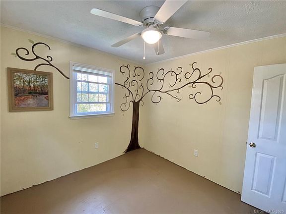 5th image of 3528 High West Dr