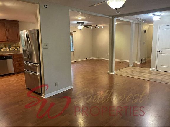 4th image of 585 N Charlotte Ave