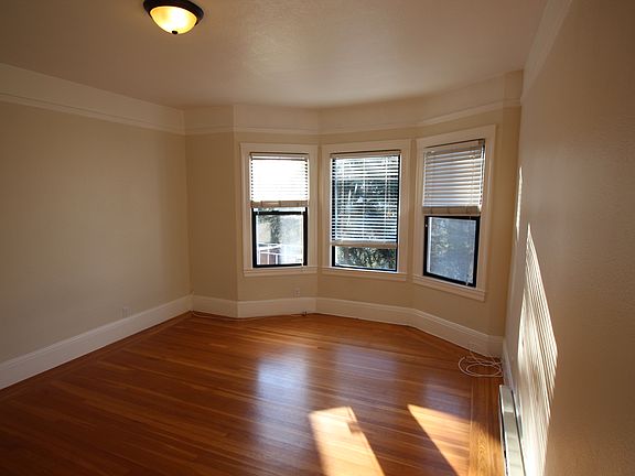 5th image of 1955 Jefferson St APT 9