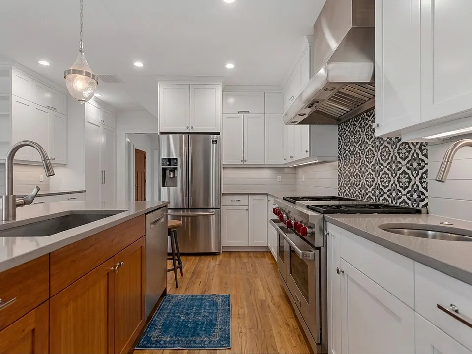 191 Davis Ave