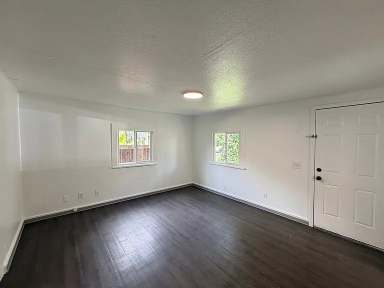 560 W 13th Ave — Photo 17