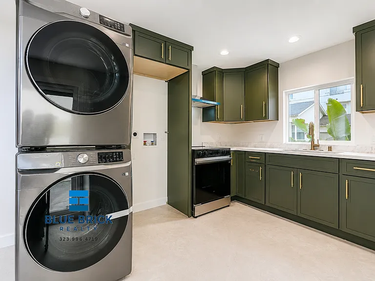 5622 Radford Ave — Photo 5