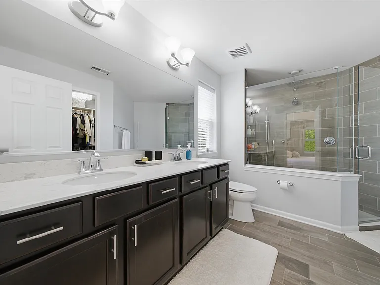 130 Waterbury Cir — Photo 8