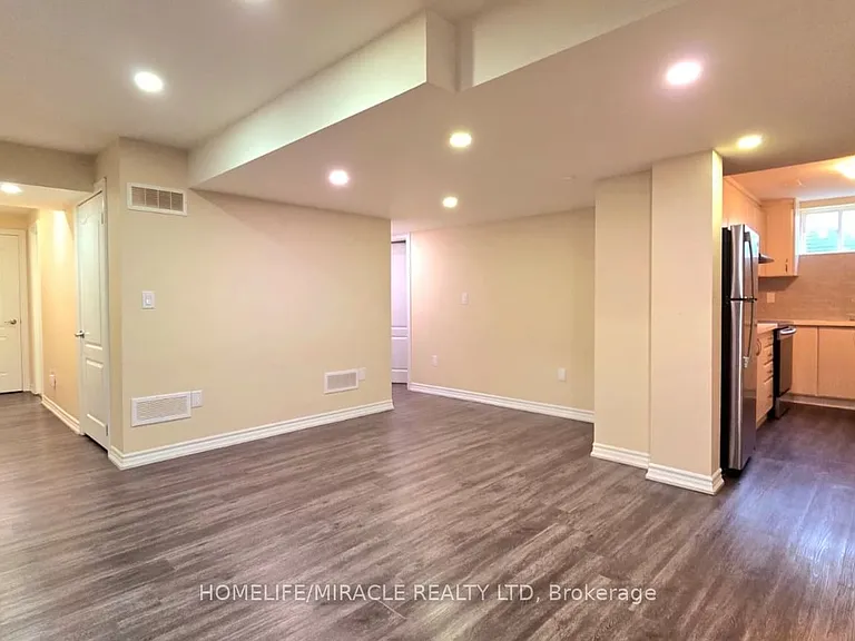 91 Tysonville Cir #LOWER — Photo 6