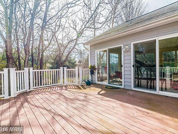 4th image of 7502 Oyster Bay Way