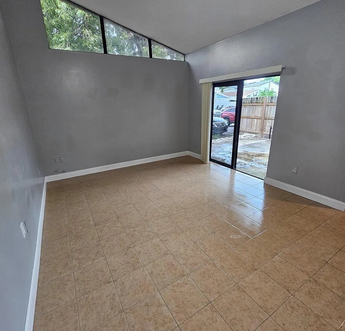 3 bed, 2.0 bath, 1051 sqft, $2,800 — Photo 1