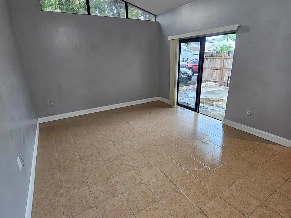 4552 NW 185th St