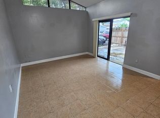4552 NW 185th St, Miami Gardens, FL 33055