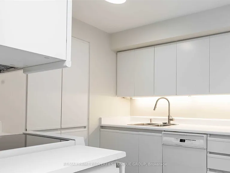 80 Front St E #715 — Photo 5