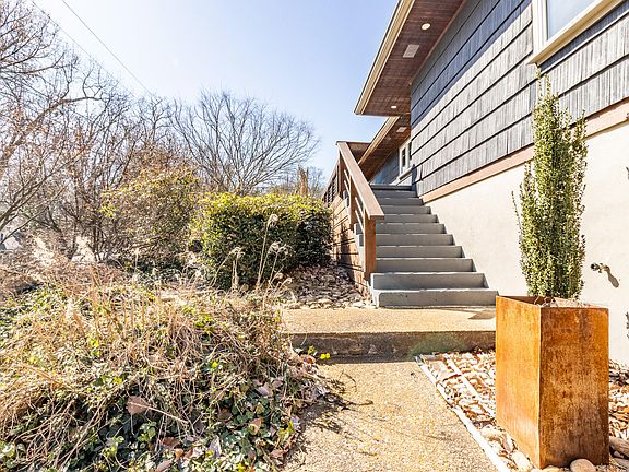 3rd image of 2931 Nurick Dr