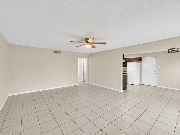 3rd image of 3024 Tudor Ln #102