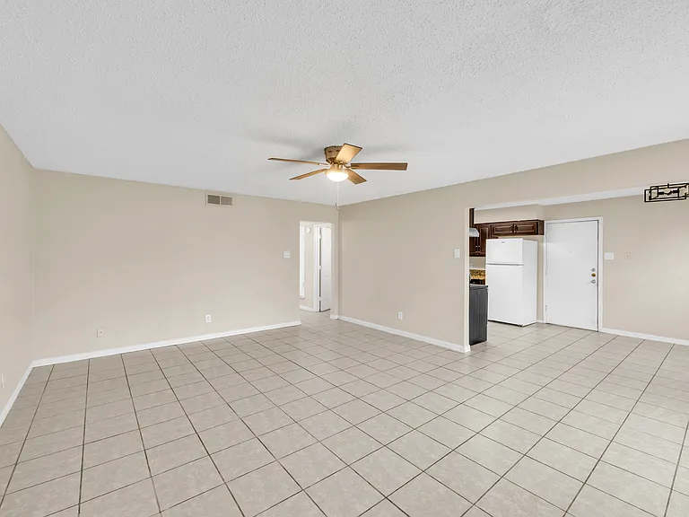3024 Tudor Ln #102 — Photo 3