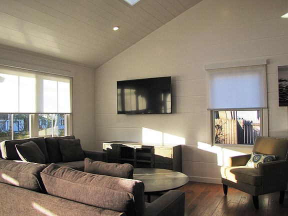 4th image of 30 Poplar St