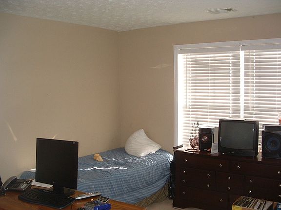 2nd image of 3545 Golfe Links Dr