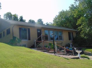 9 Mimosa Dr, Wood River, IL 62095