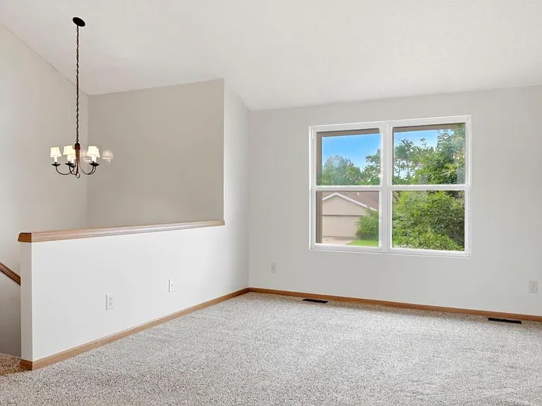 7304 SW 24th Ter — Photo 3