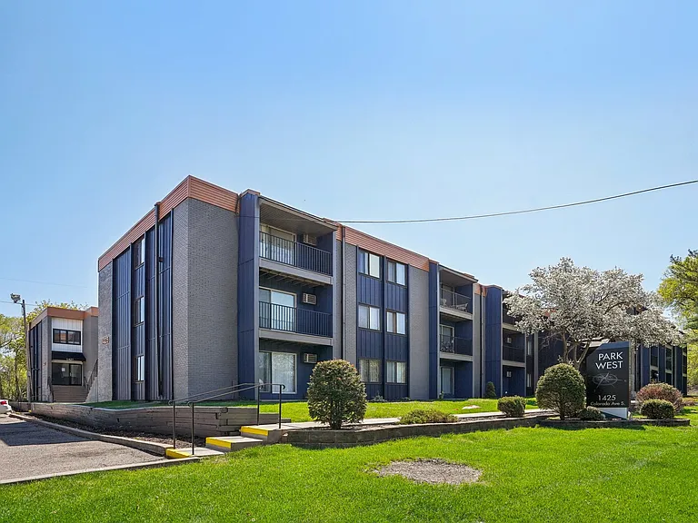 Park West Apartments, LLC — Photo 10