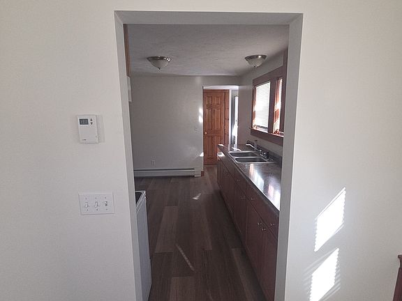 5th image of 840F Middle Rd