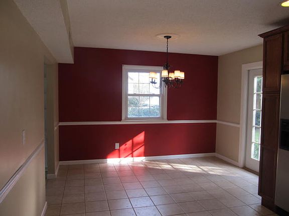 3rd image of 210 Royal Oak Dr