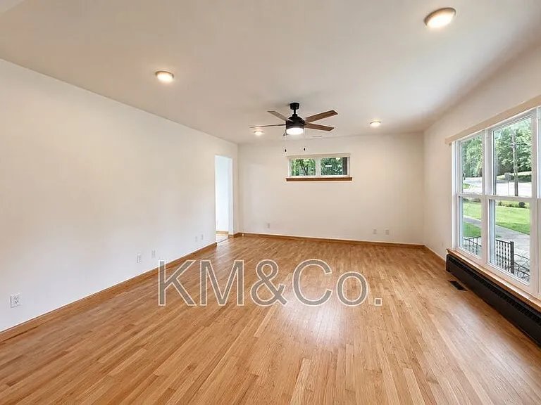 535 Elm St #1 — Photo 6