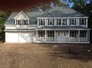 29 Dandelion Ln, Weymouth, MA 02190