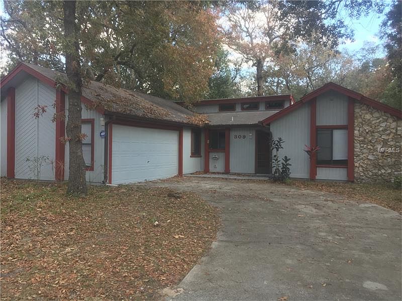 1st image of 309 Hidden Lake Dr