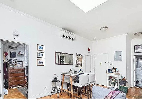 2nd image of 211 Avenue A #1A
