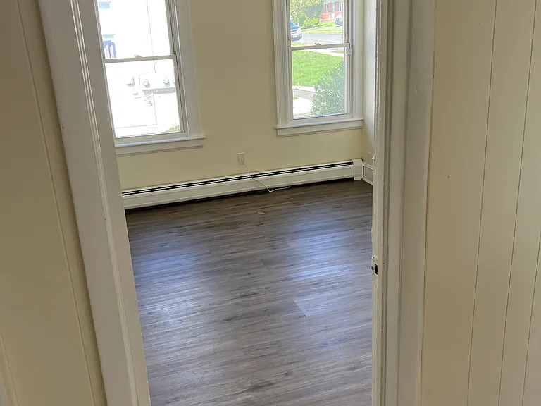 181 Rhodes St — Photo 14