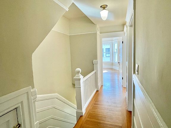 4th image of 327 Webster St #0