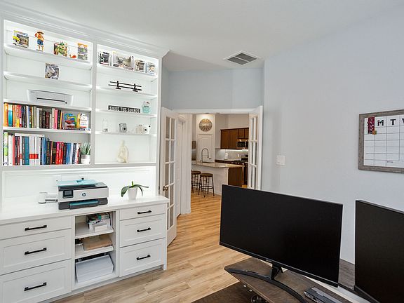 4th image of 4827 Chestnut Valley Ln